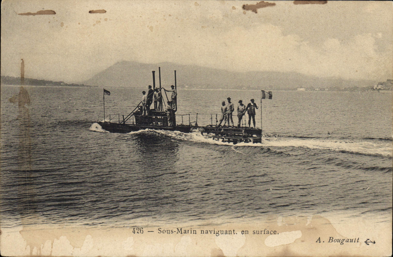 Sous-Marin naviguant en surface — A. Bougault, n° 426