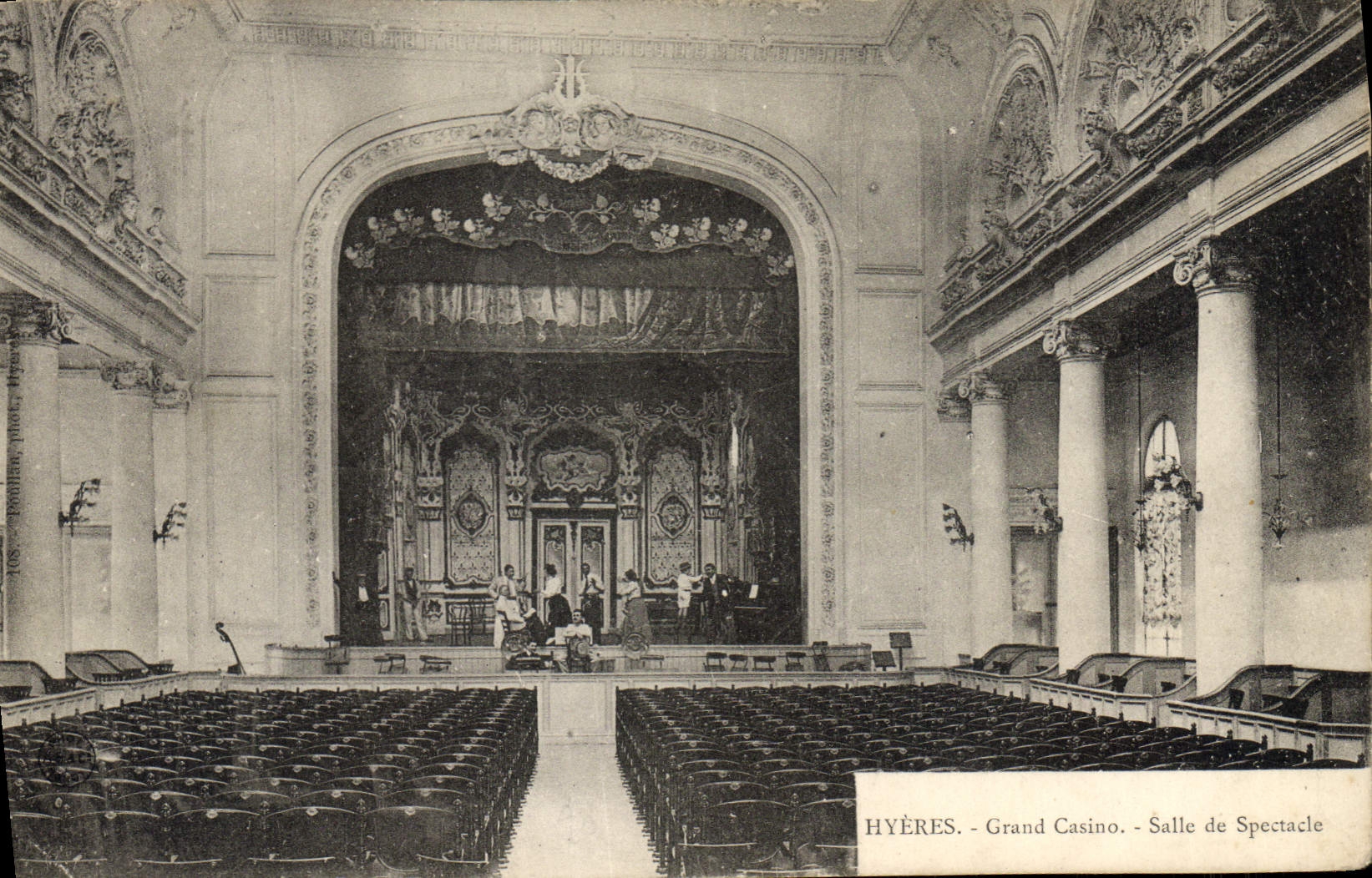 CPA Le theatre Hyeres Grand casino Salle de spectacle 