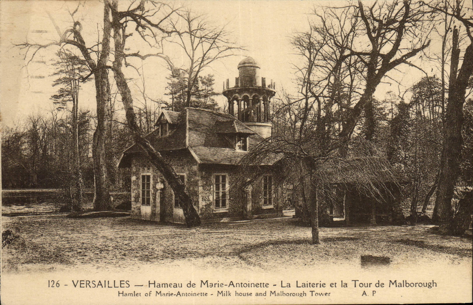 Versailles — Hameau de Marie-Antoinette — La Laiterie et la Tour de Malborough — A.P. n°126