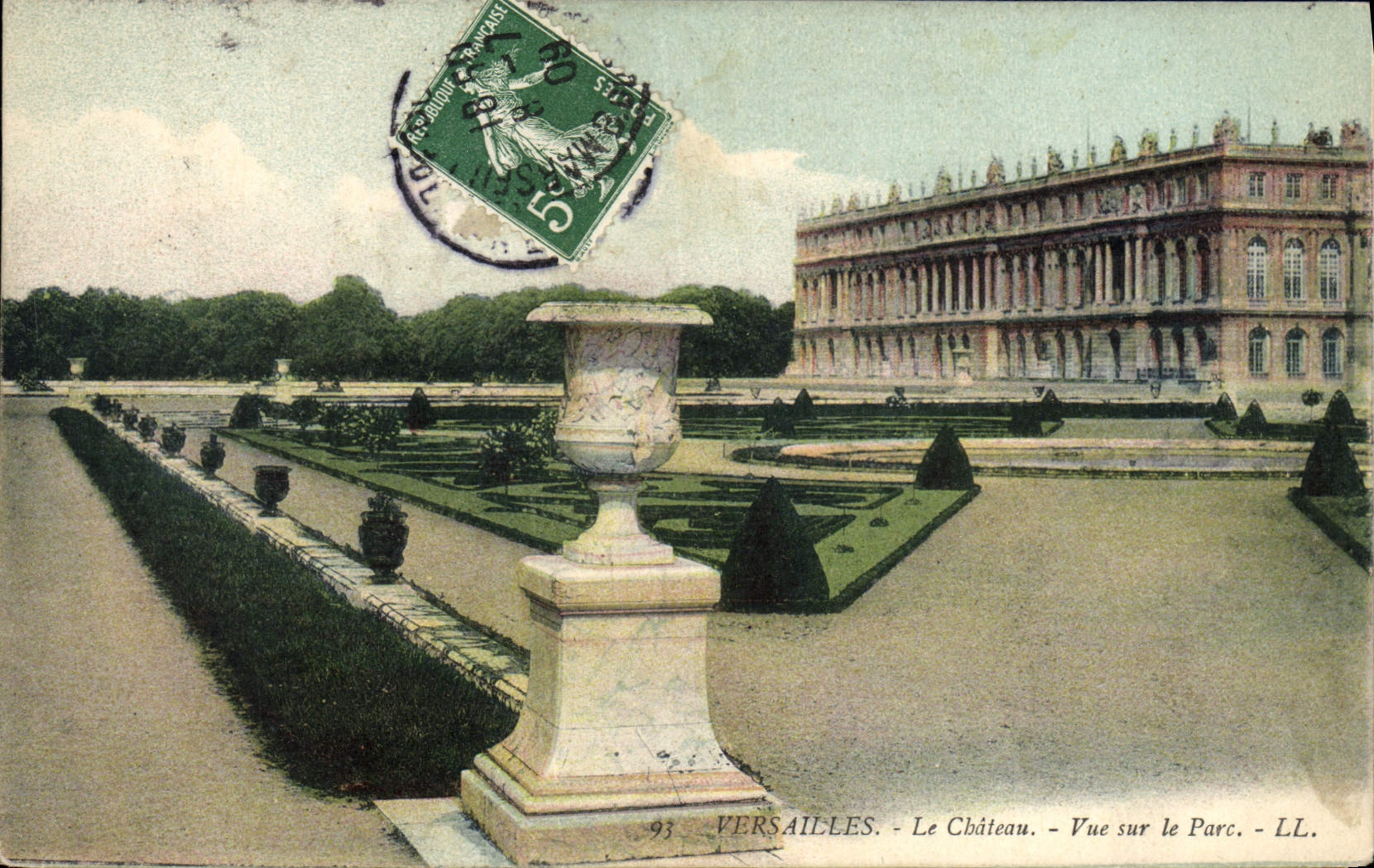 Versailles - Le Château - Vue sur le Parc - LL.