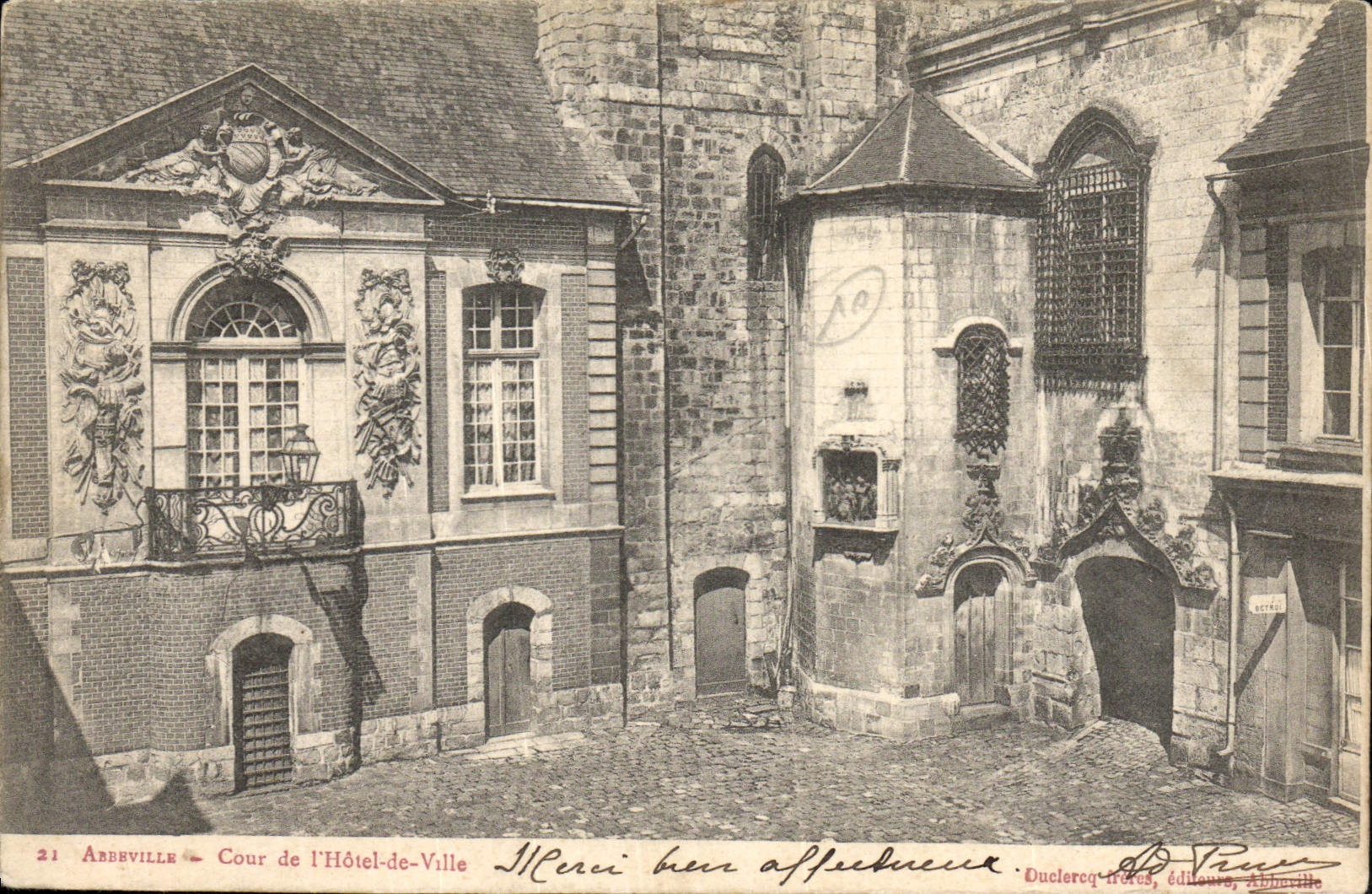 Arbeville — Cour de l'Hôtel-de-Ville — Ducloerq frères, éditeurs, Arbeville