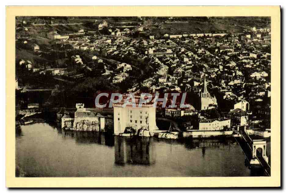 CPA Tarascon Chateau du Roi Rene Vue prise en avion 