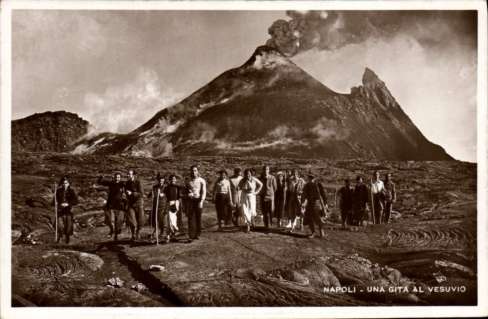 Napoli - Una Gita al Vesuvio — éditeur Vera Fotografia, n° 66