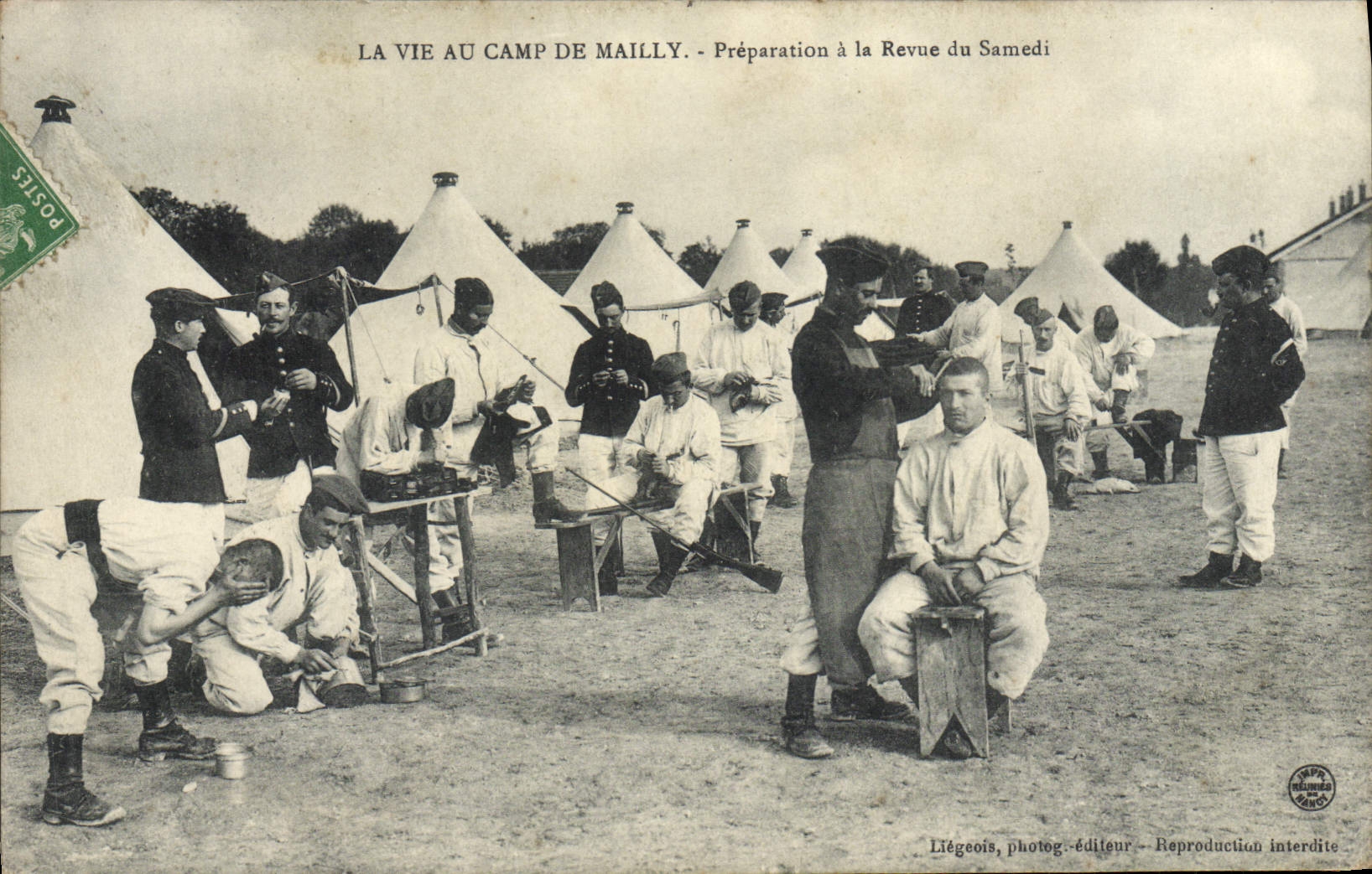 La Vida en el Campo de Mailly — Preparación para la Revisión del Sábado — Liégeois, fotógrafo-editor