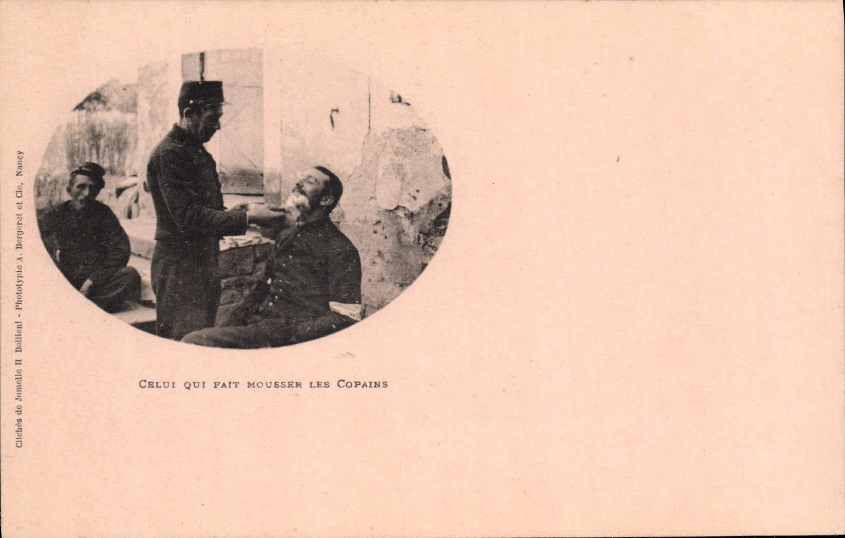Soldats en train de se raser — plaisanterie militaire — Imprimerie H. Ballin, Nancy