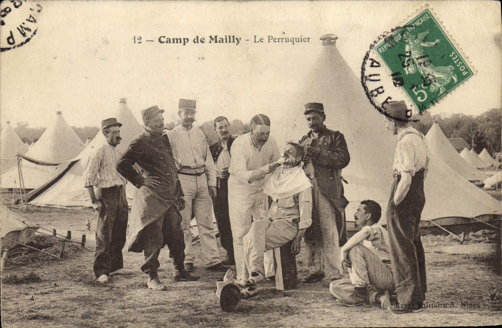 Camp de Mailly - Le Perruquier — 12 — Éditeur : Bazin Militaire A. Niep