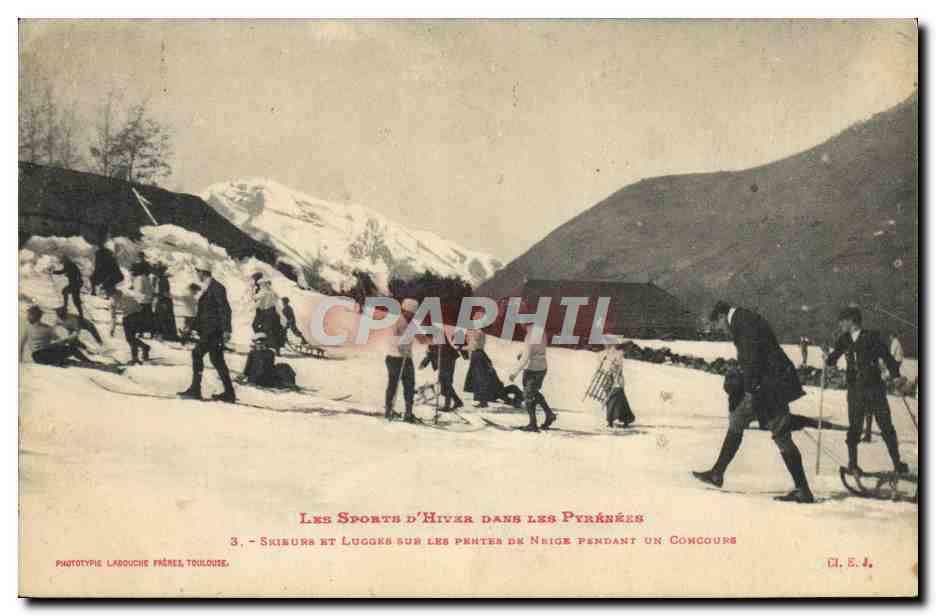 Sports d'Hiver dans les Pyrénées — Skieurs et Lugges sur les pentes de neige pendant un concours — Phototypie Larouche Frères, Toulouse, n°3