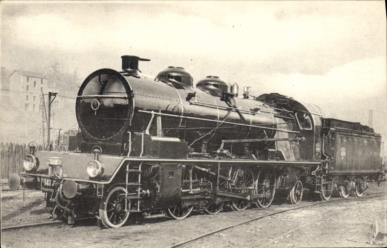 CPA Train Locomotive du Sud Est ex PLM Machine 141 C 180