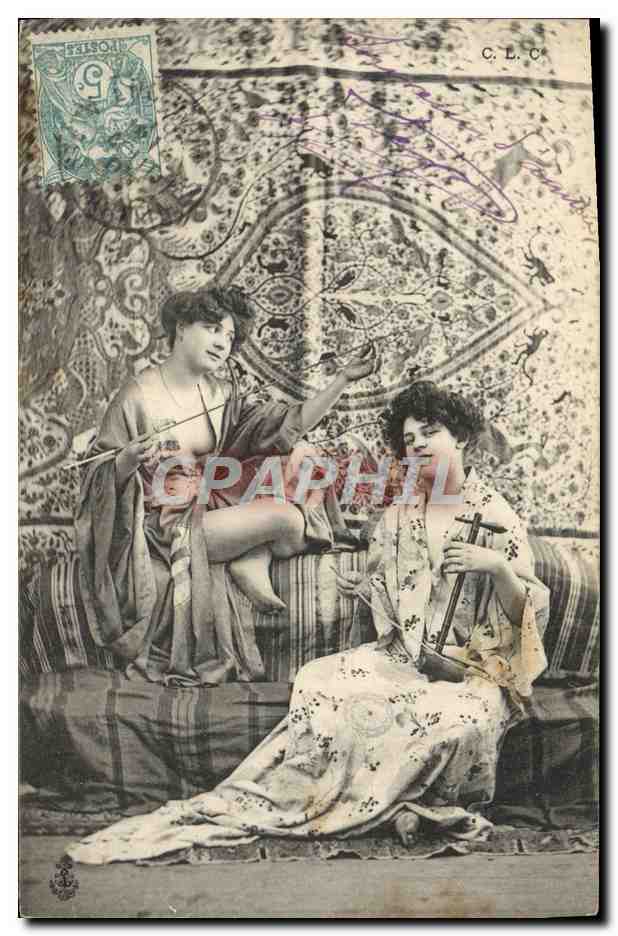 Deux femmes en tenue orientale — scène intérieure — C.L.C. éditeur