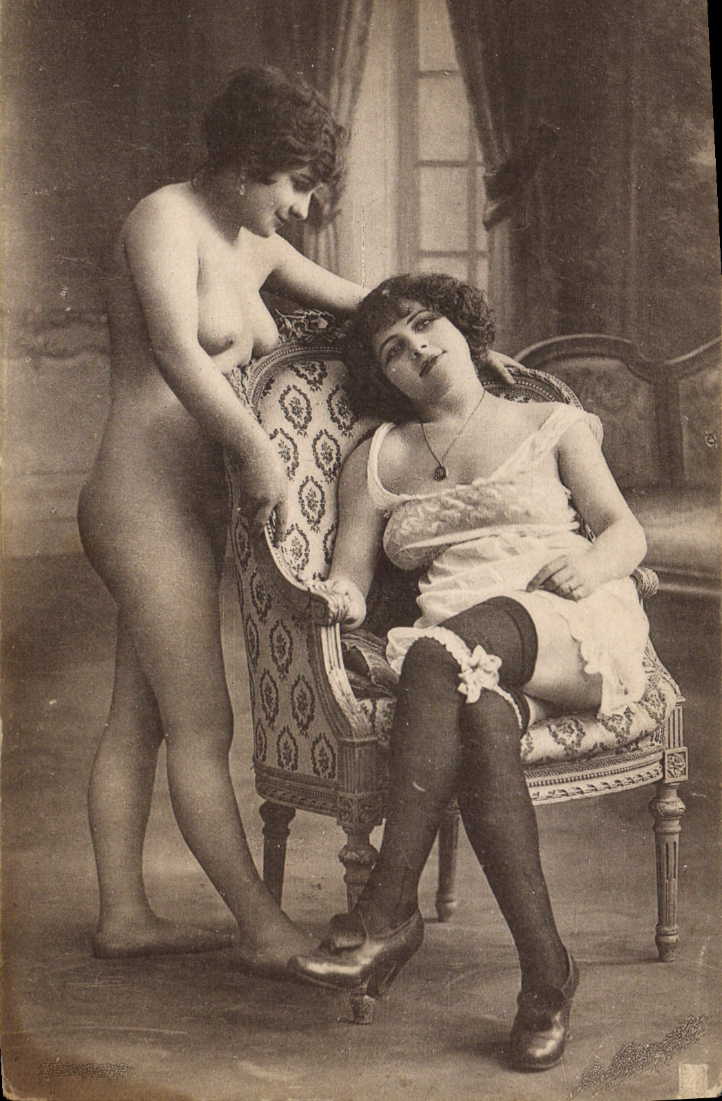 CPA Nu erotique Femmes