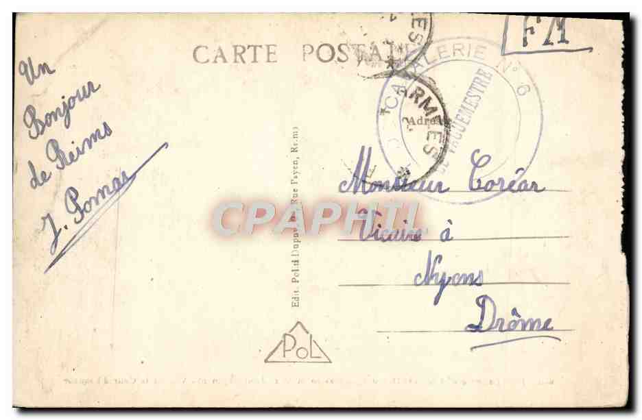 CPA Militaria Quartier Jeanne d'Arc 18eme Dragons Casernement 2eme Demi Regiment Vue sur la cour d'honneur — Rückseite