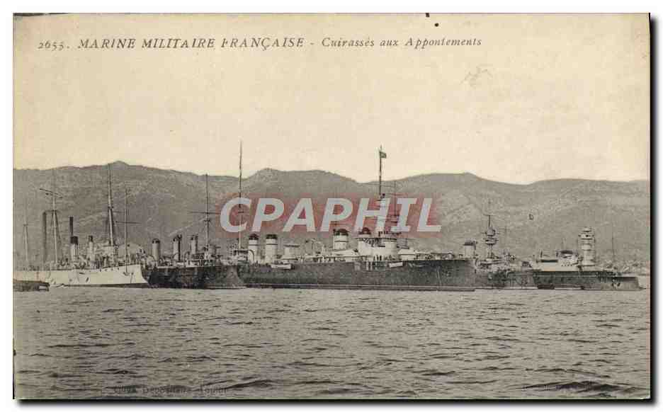 CPA Bateau Guerre Cuirasses aux appontements 