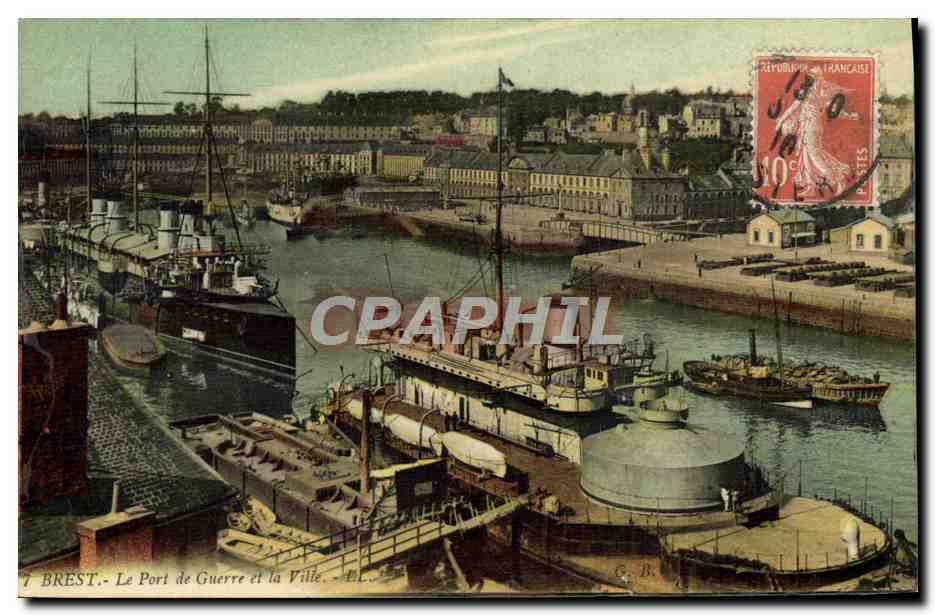 BREST - Le Port de Guerre et la Ville - G. B.