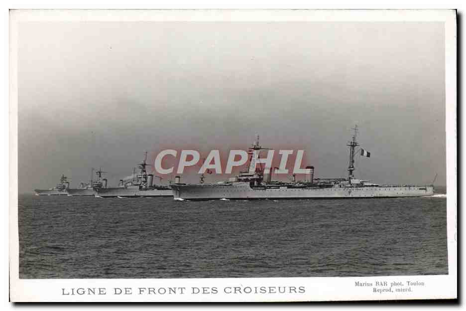 CPA Bateau Guerre Ligne de front des croiseurs