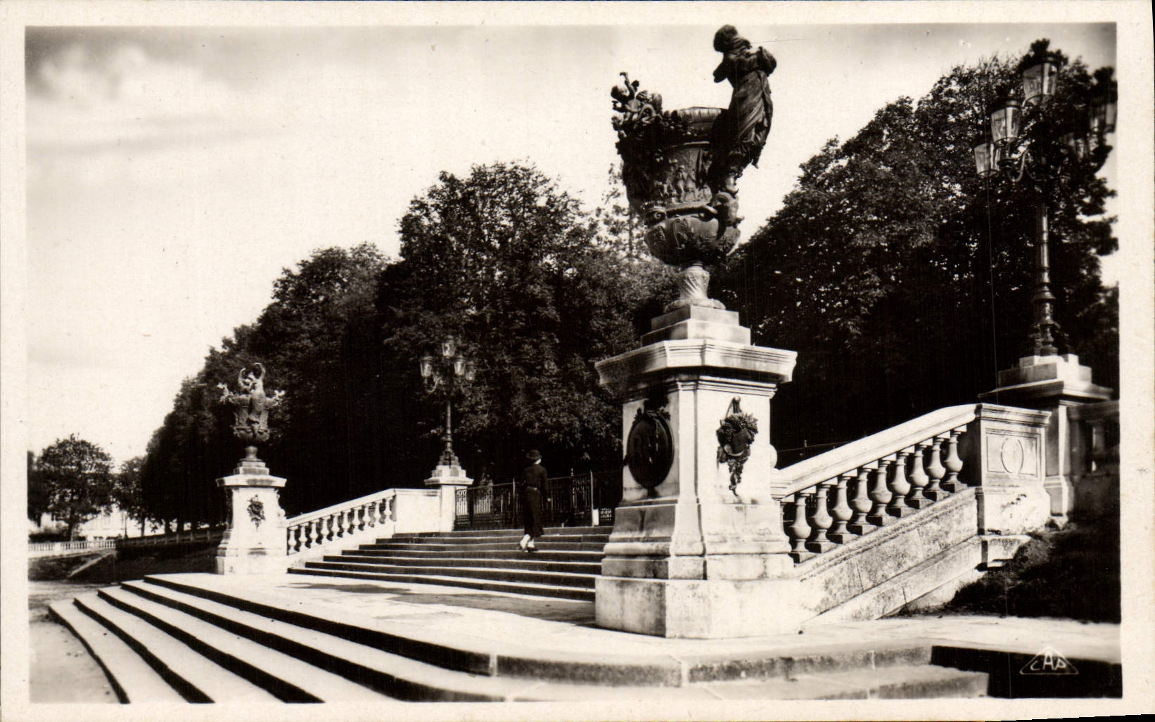 Niort — Les grands escaliers du square de la Brèche — G.A.P. Paris