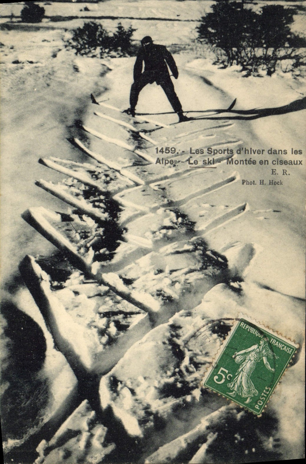 Les Sports d'hiver dans les Alpes - Le ski - Montée en ciseaux - E.R. - Phot. H. Hock