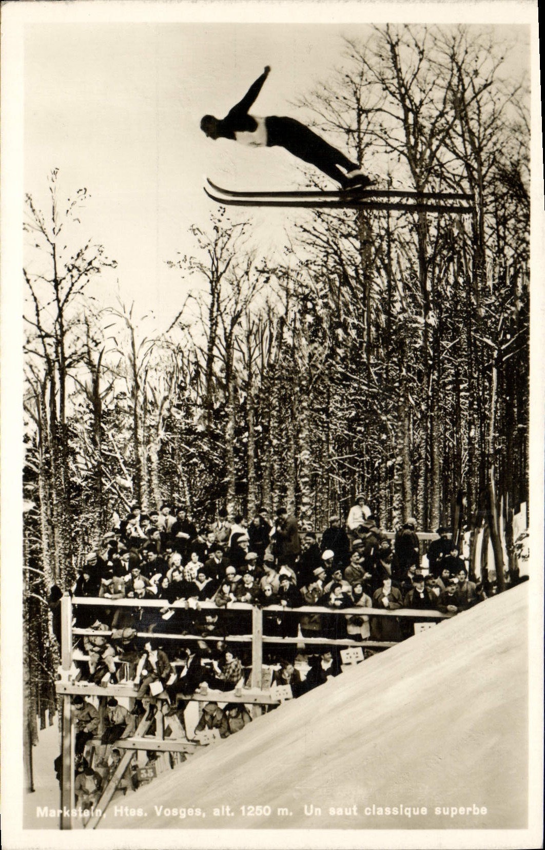 Markstein, Htés. Vosges, alt. 1250 m. — Un saut classique superbe — Photomaag