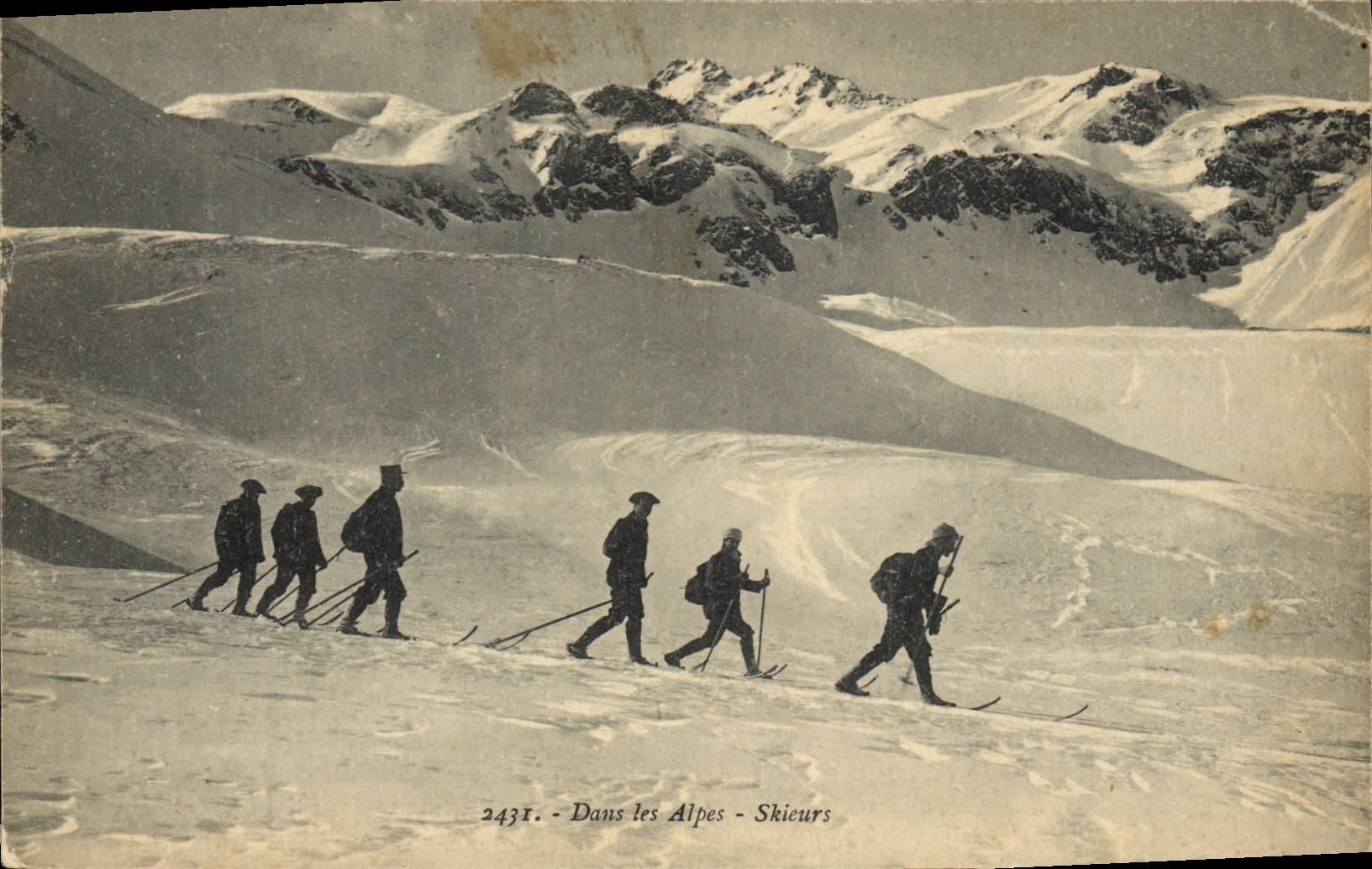 Dans les Alpes - Skieurs — 2431