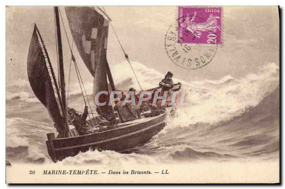 CPA Bateau de peche Dans les brisants voilier 