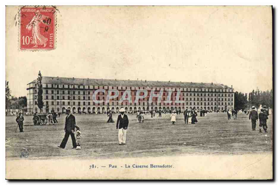 CPA Militaria Pau La caserne Bernadotte 