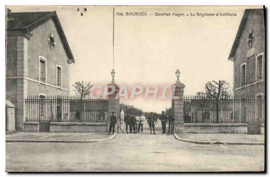 CPA Militaria Bourges Quartier Auger 1er regiment d'artillerie 