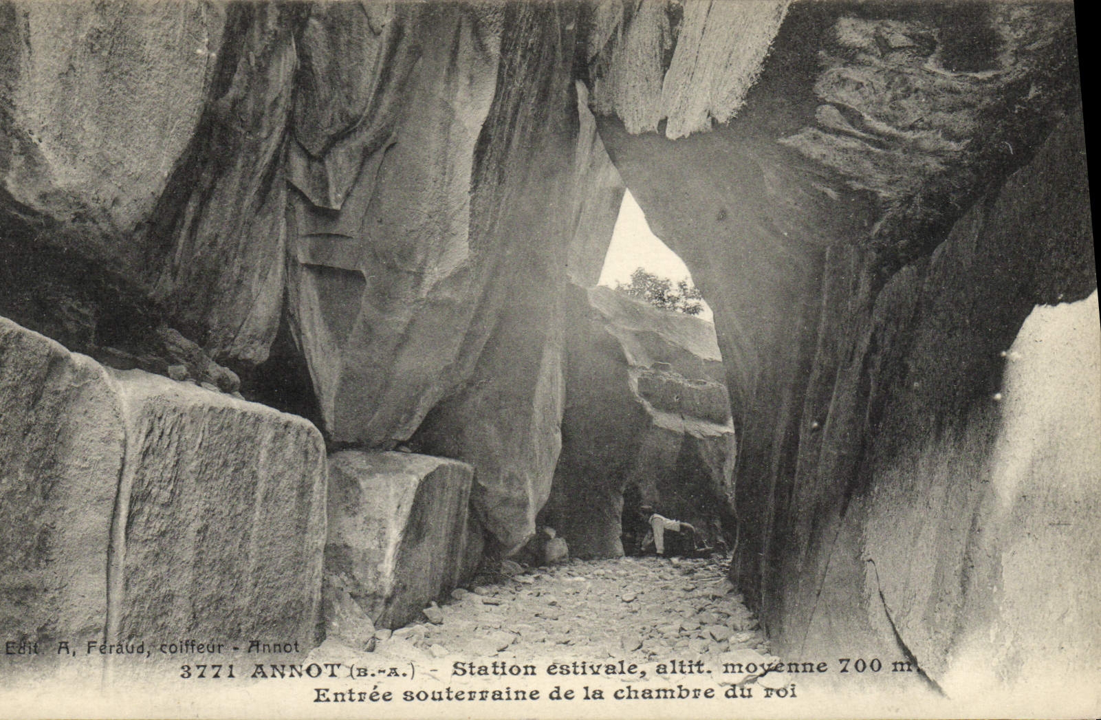 CPA Annot Station Estivale Entree souterraine de la chambre du roi