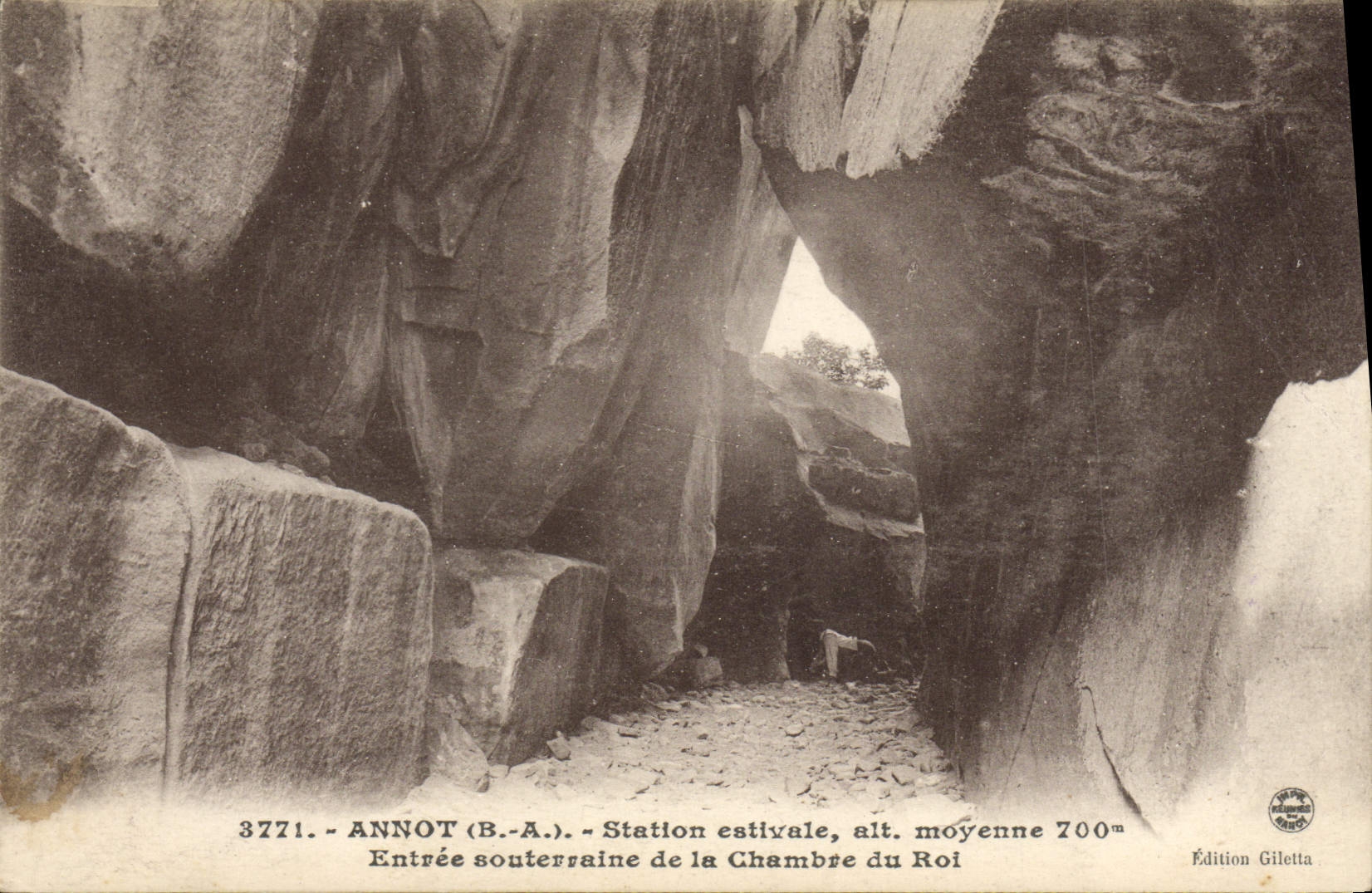 Annot (B.-A.) - Station estivale, alt. moyenne 700m - Entrée souterraine de la Chambre du Roi — Édition Giletta, n° 3771