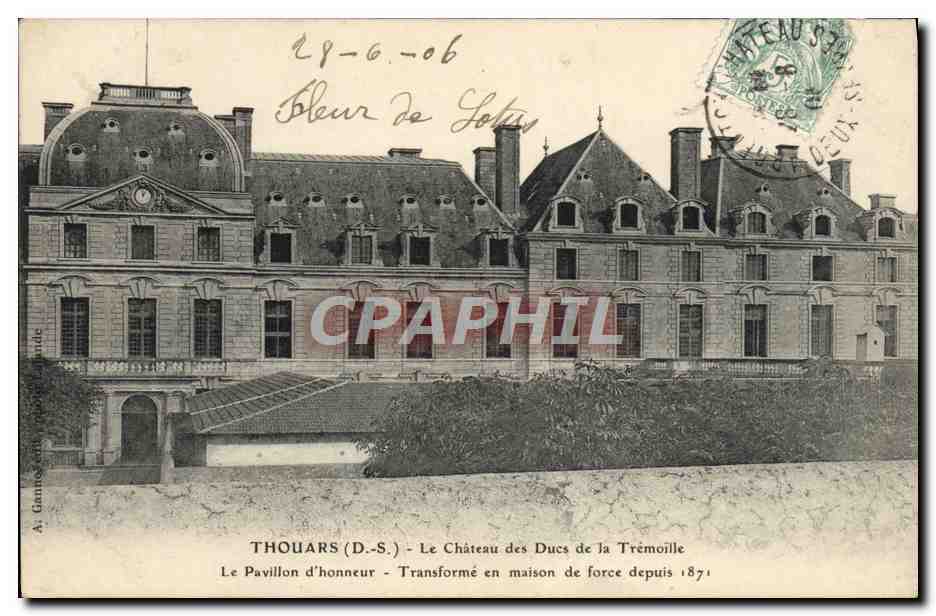 Thouars (D.-S.) - Le Château des Ducs de la Trémoille - Le Pavillon d'honneur - Transformé en maison de force depuis 1871