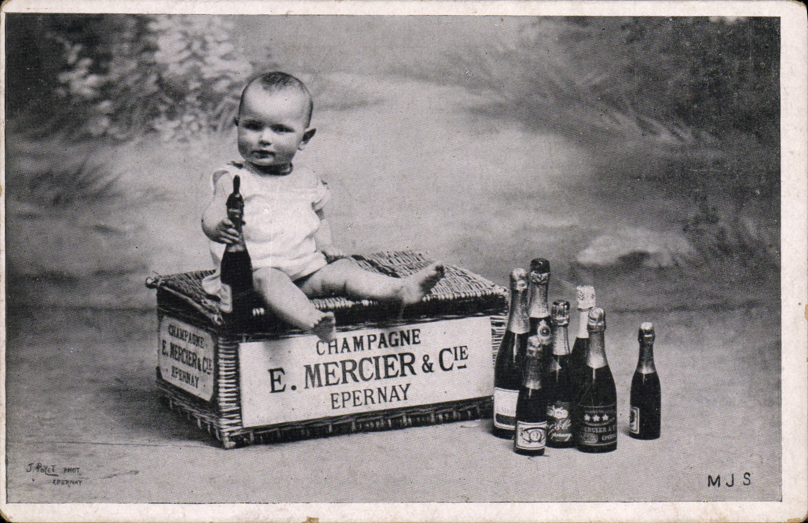 CPA Enfant Champagne mercier Epernay