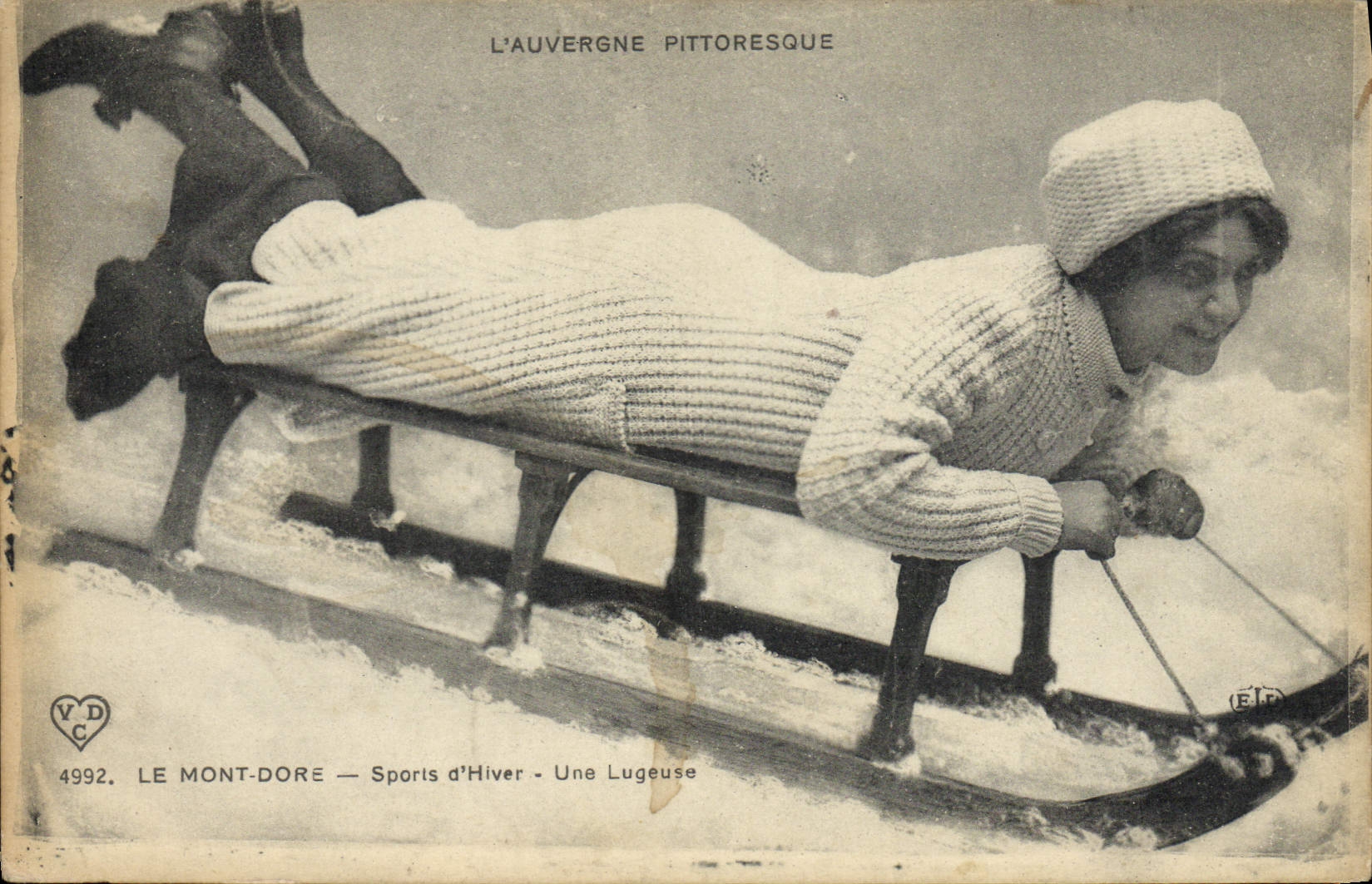 Mont-Dore — Sport invernali — Una Sciatrice
