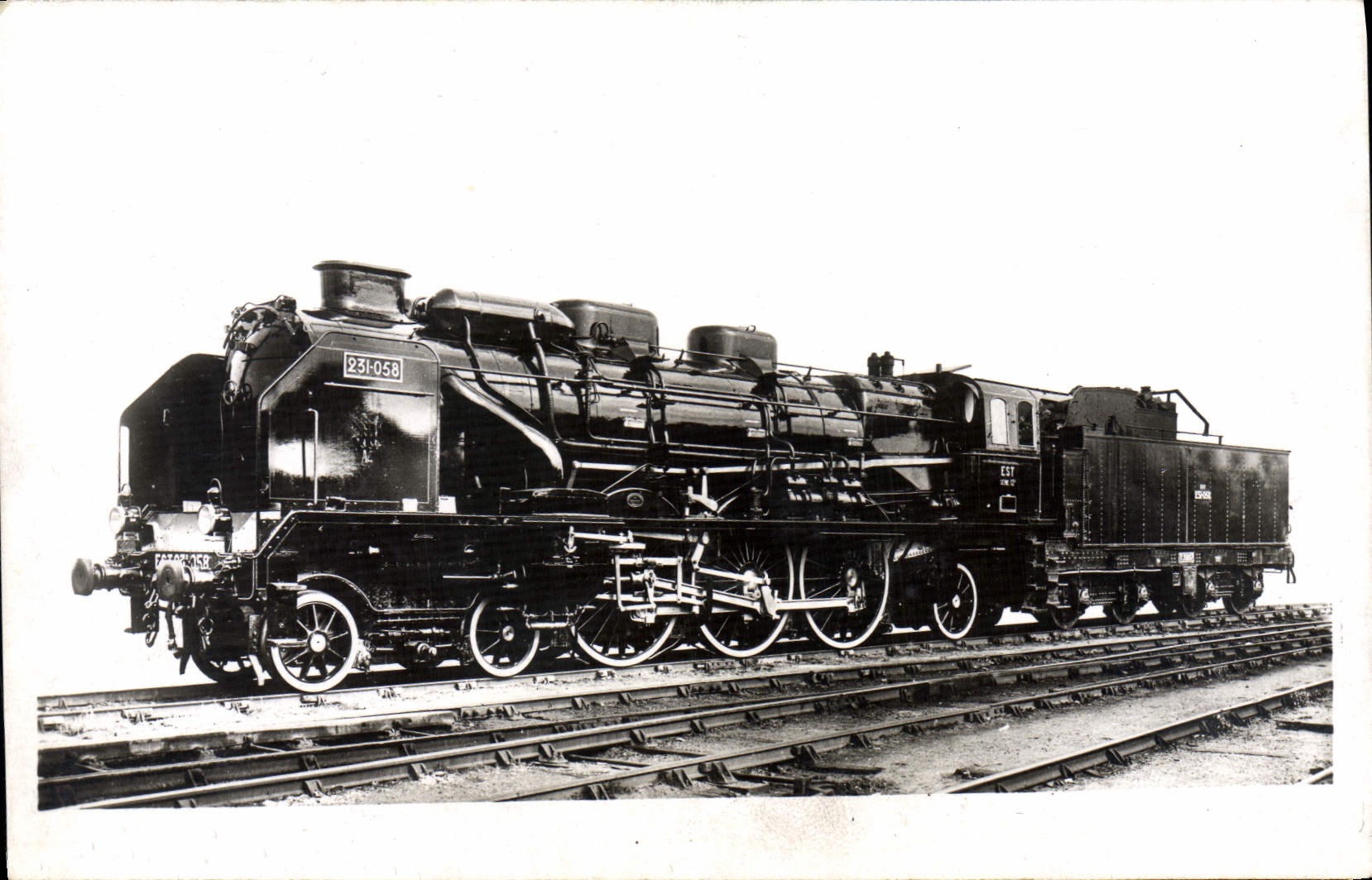 CPA Train Locomotive Machine Pacific Serie 231 051 a 231 073 