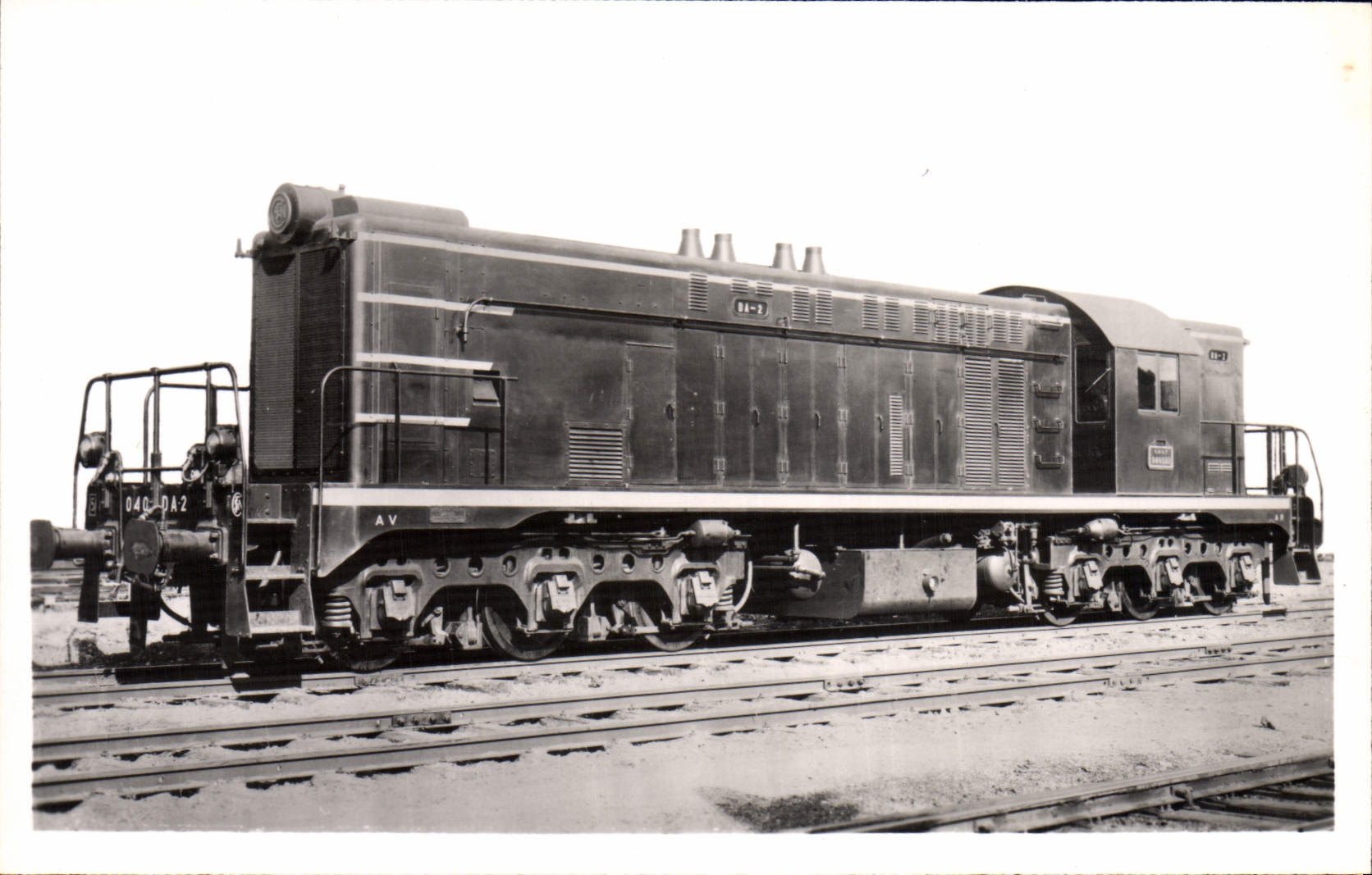 CPA Train Locomotive Diesele Electrique type A 1 A A 1 A Serie 040 DA