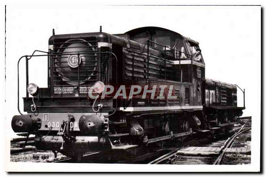 CPA Train Locomotive Diesel Electrique Serie 030 DA 