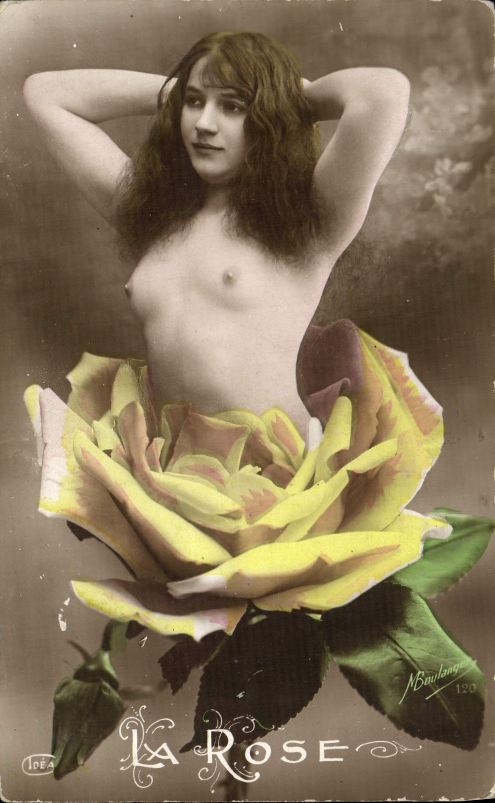 La Rose — Nue entourée d'une rose — M. Boulanger, n°120