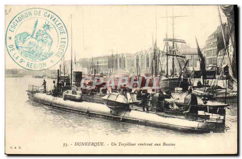 Dunkerque — Un Torpilleur rentrant aux Bassins — C.A.R.
