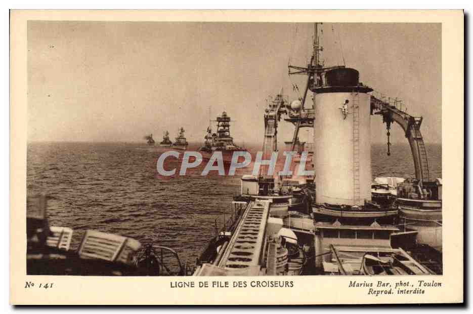 Línea de filas de cruceros — Toulón — Marius Bar, fot. Toulón