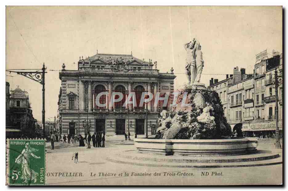 CPA Montpellier Le Theatre et la fontaine des Trois Graces 