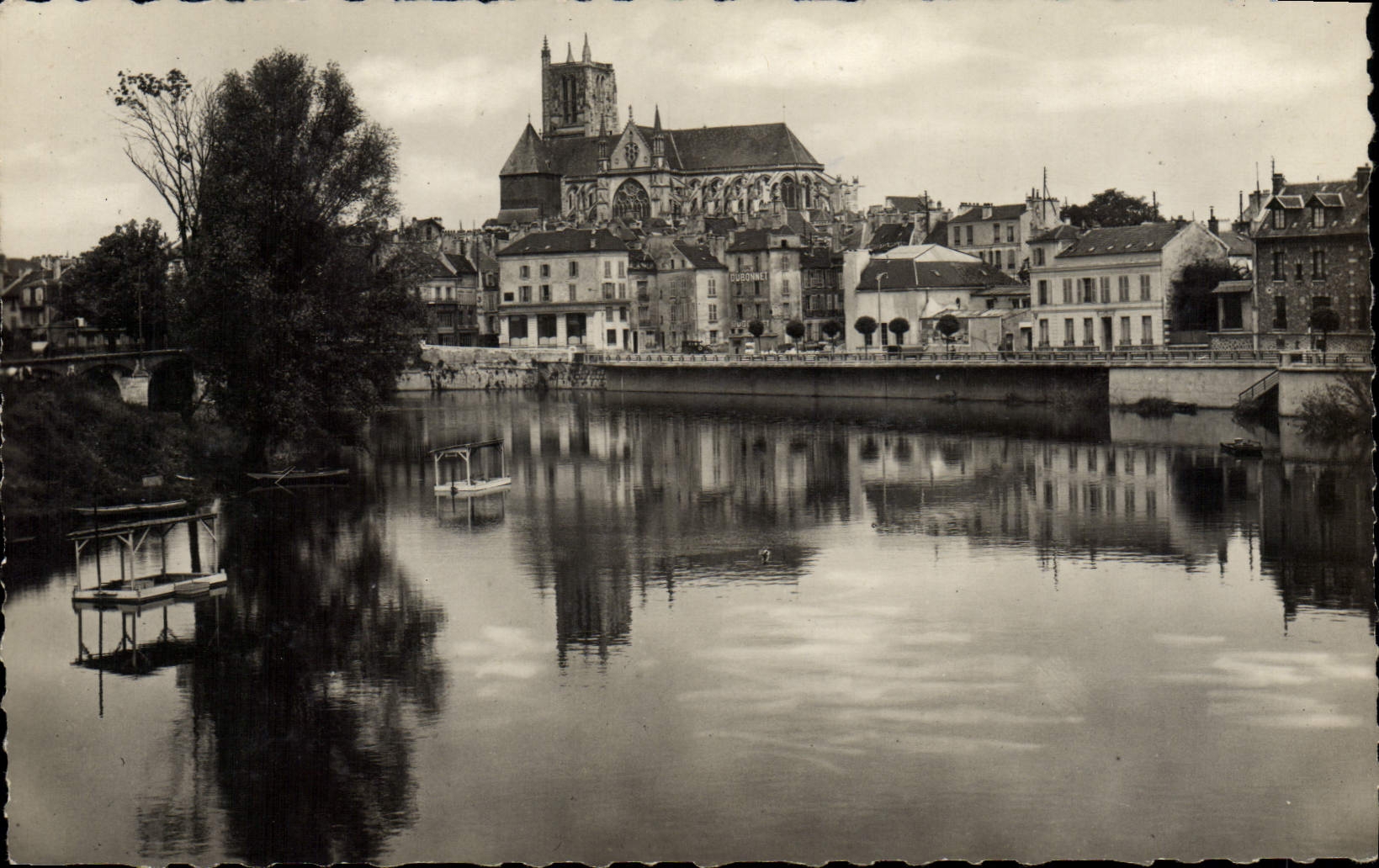 Méaux — La cathédrale et la Marne prise du Pont-Neuf — R. Gallois, Artison