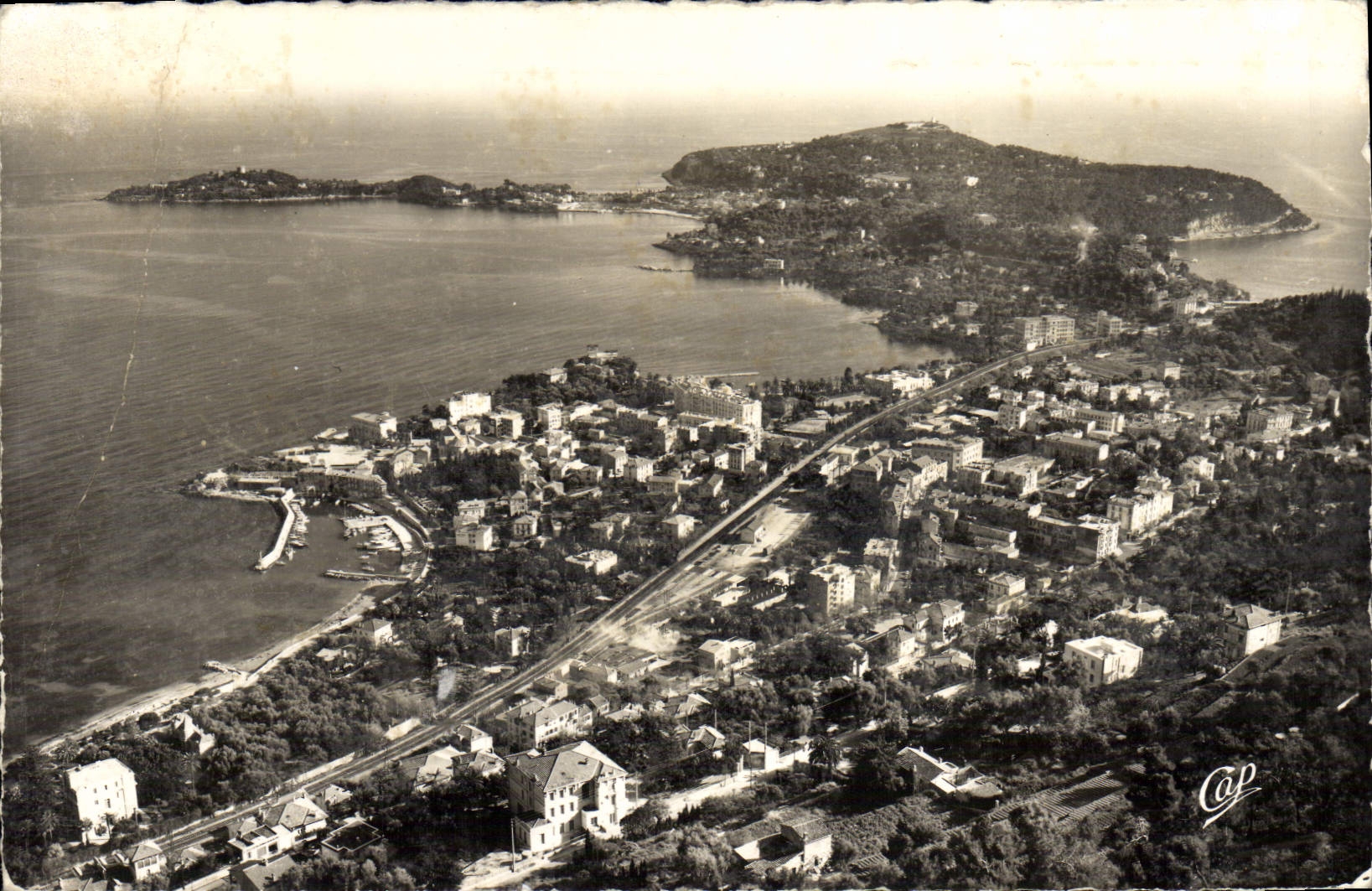 CPM Beaulieu Sur mer Vue Generale et le Cap Ferrat