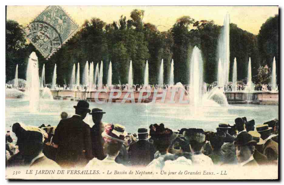 CPA Versailles Le Bassin Neptune Un Jour de grandes eaux