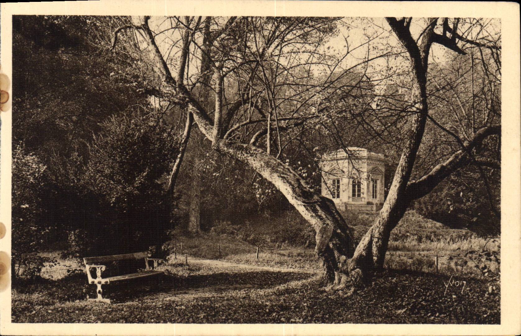 CPA Versailles Petit Trianon le temple de la musique
