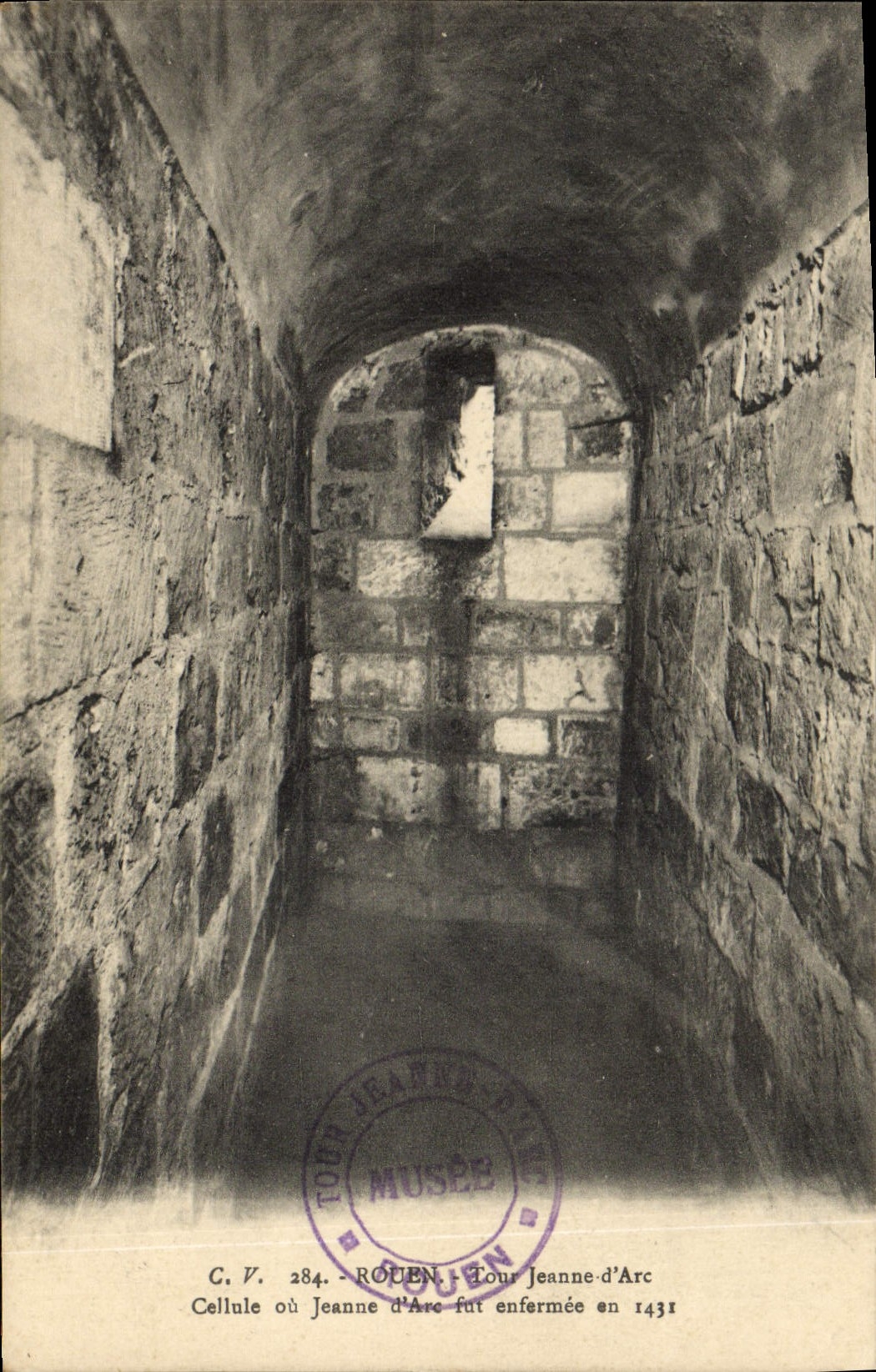 Tour Jeanne d'Arc - Rouen — Cellule où Jeanne d'Arc fut enfermée en 1431 — G. V. 284