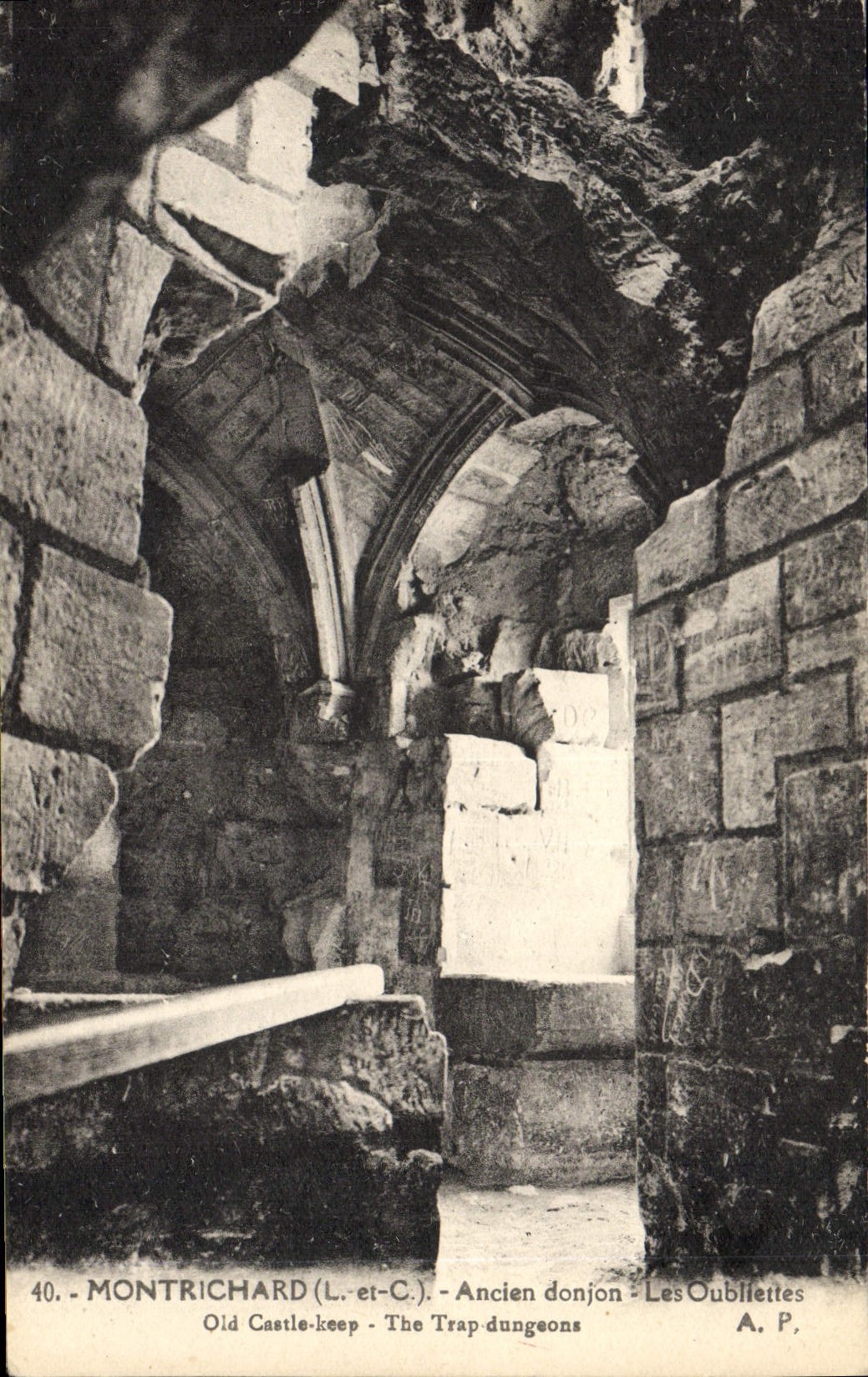 Montrichard (Loire-et-Cher) — Ancien donjon - Les Oubliettes — A. P., n°40