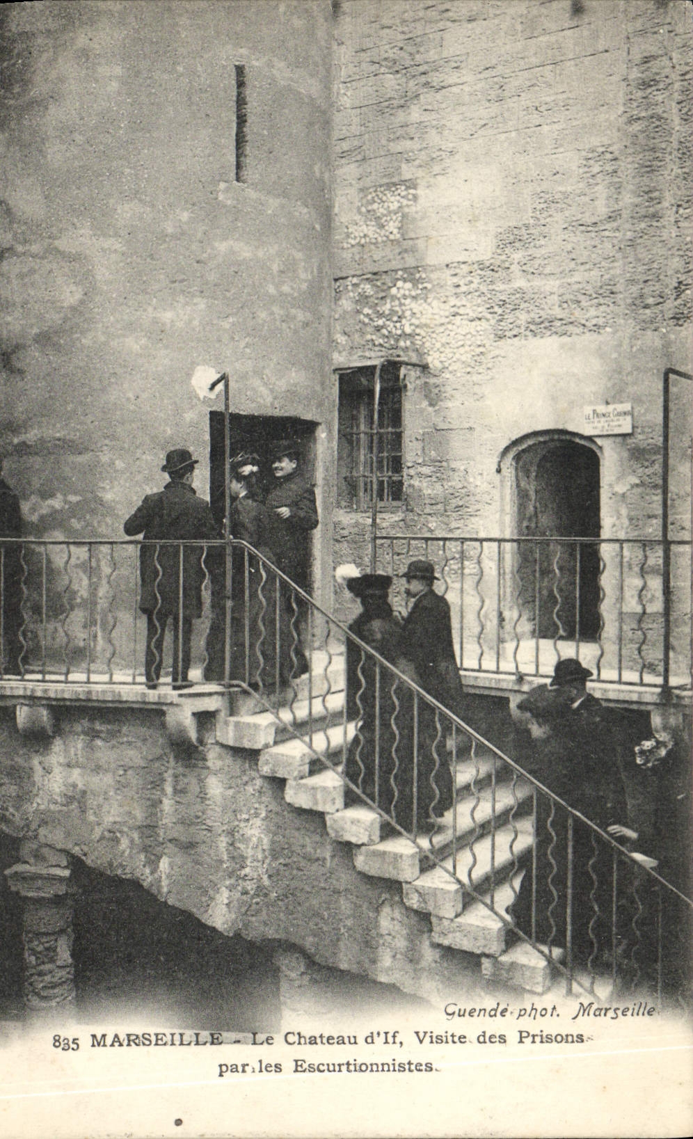 Le Château d'If - Visite des Prisonniers par les Escurcionnistes - Guende-phot. Marseille