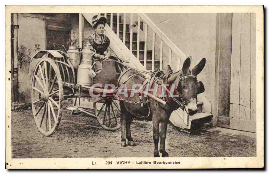 CPA Folklore Lait Vichy Laitiere Bourbonnaise