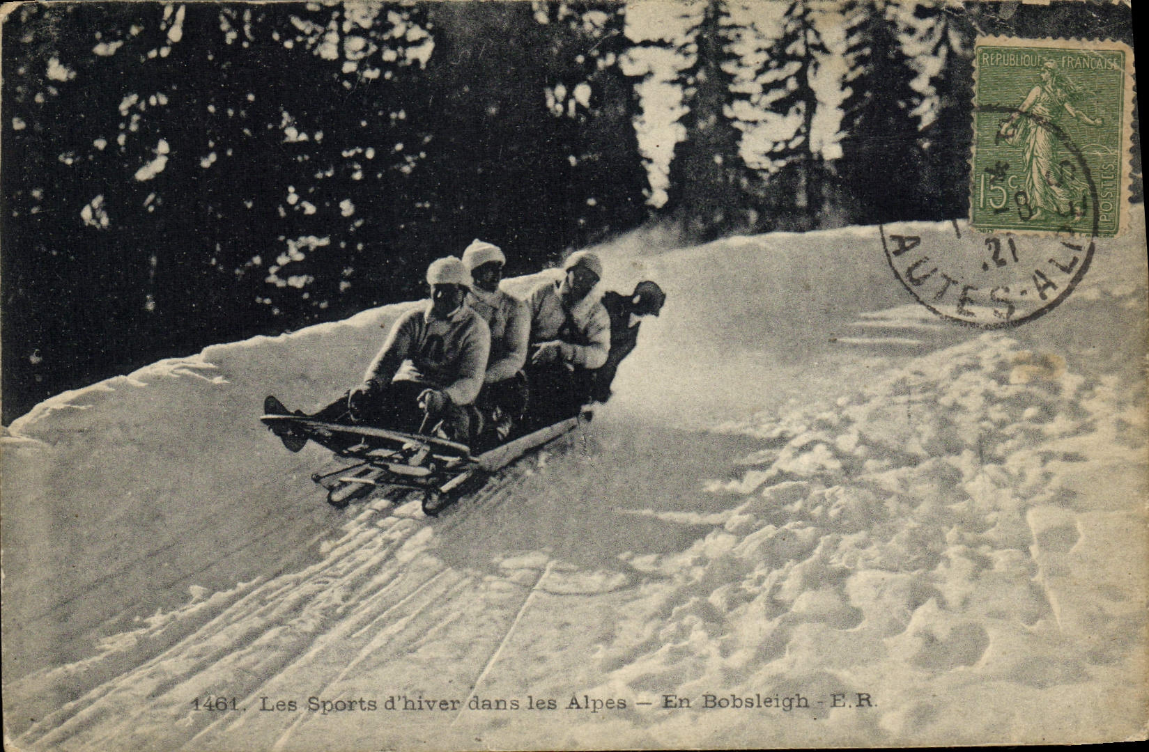 CPA Sports d'hiver Ski Les alpes En Bobsleigh