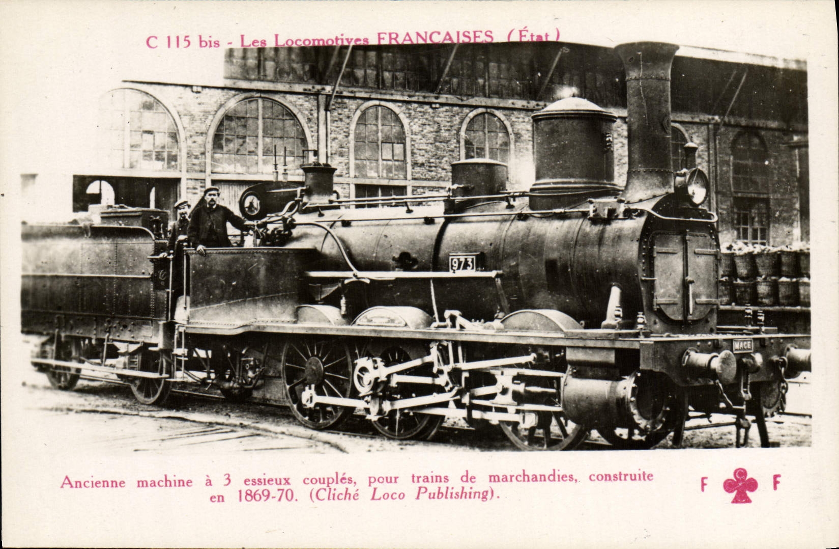 CPA train Locomotive Ancienne machine a 3 essieux couples