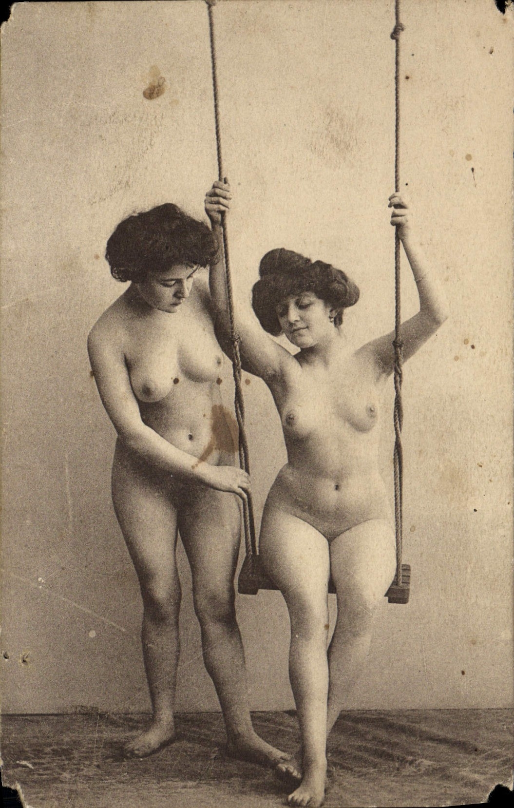 CPA Nu erotique Femmes