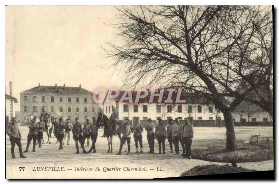 CPA Militaria Caserne luneville Interieur du quartier Clarenthal