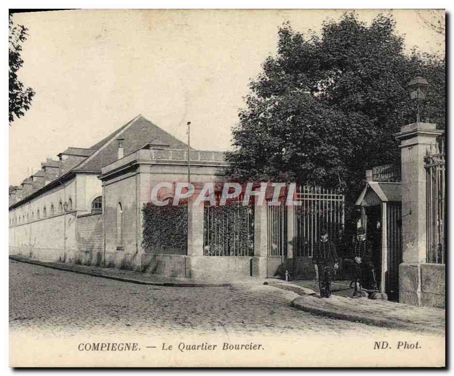 CPA Militaria Caserne Compiegne Le quartier Bourcier 